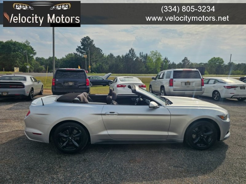2016 Ford Mustang V6 Convertible's photo