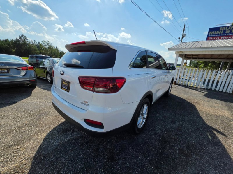 Additional photo of vehicle.