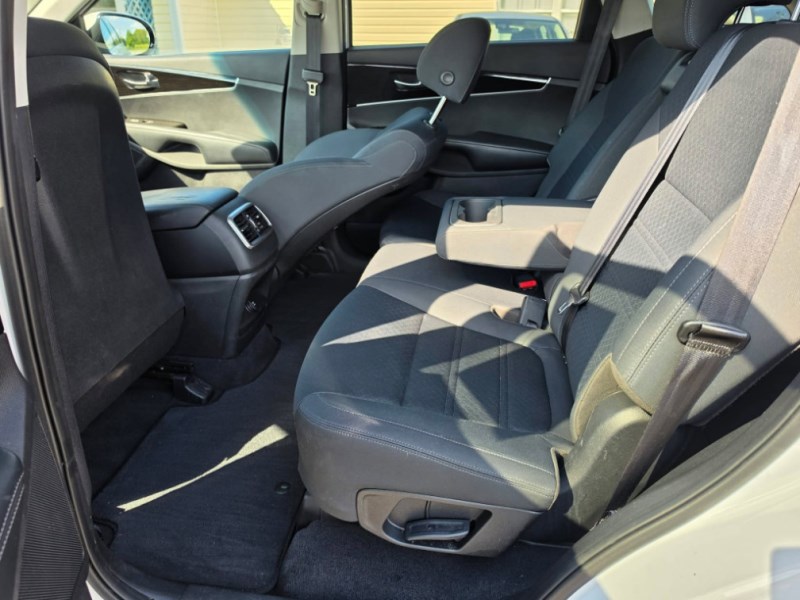 Additional photo of vehicle.