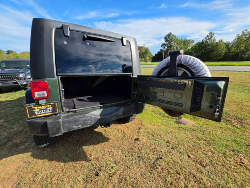 Additional photo of vehicle.
