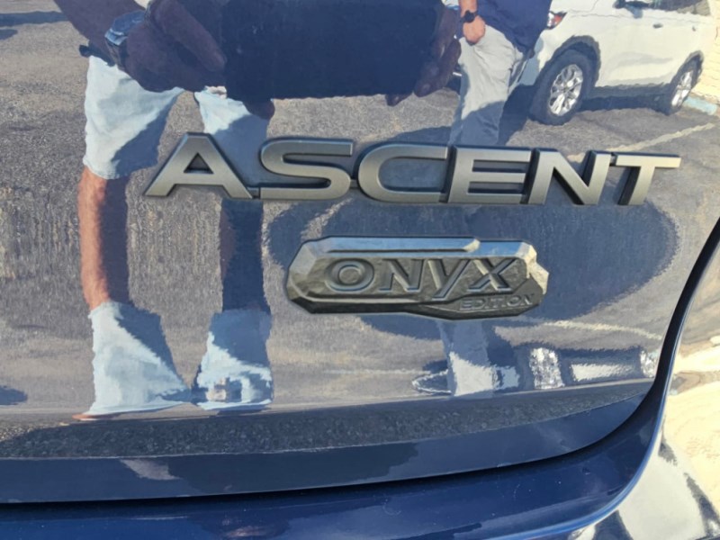 Additional photo of vehicle.