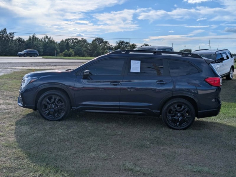 Additional photo of vehicle.