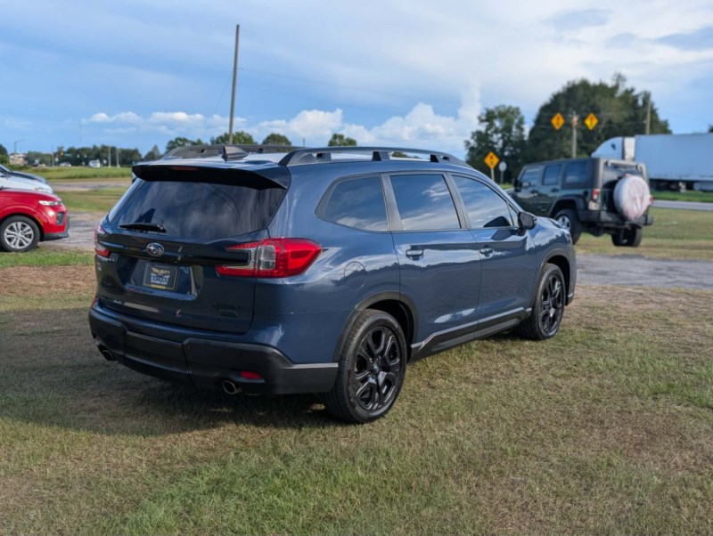 Additional photo of vehicle.