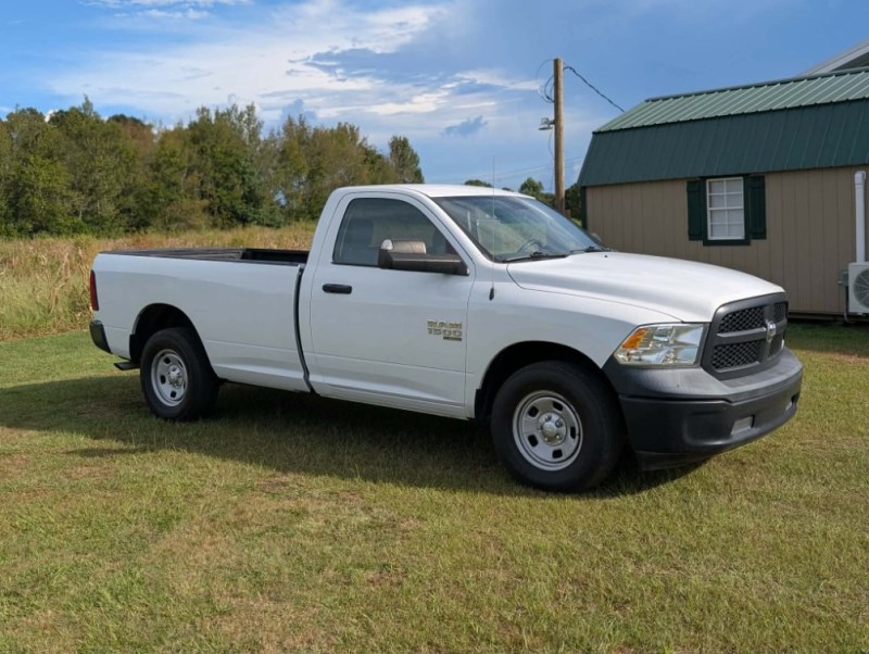 Additional photo of vehicle.