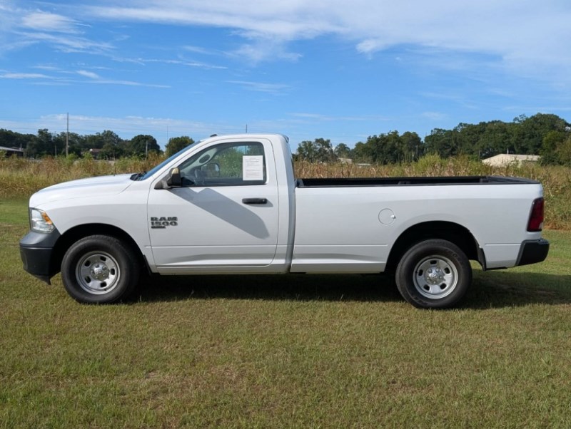 Additional photo of vehicle.