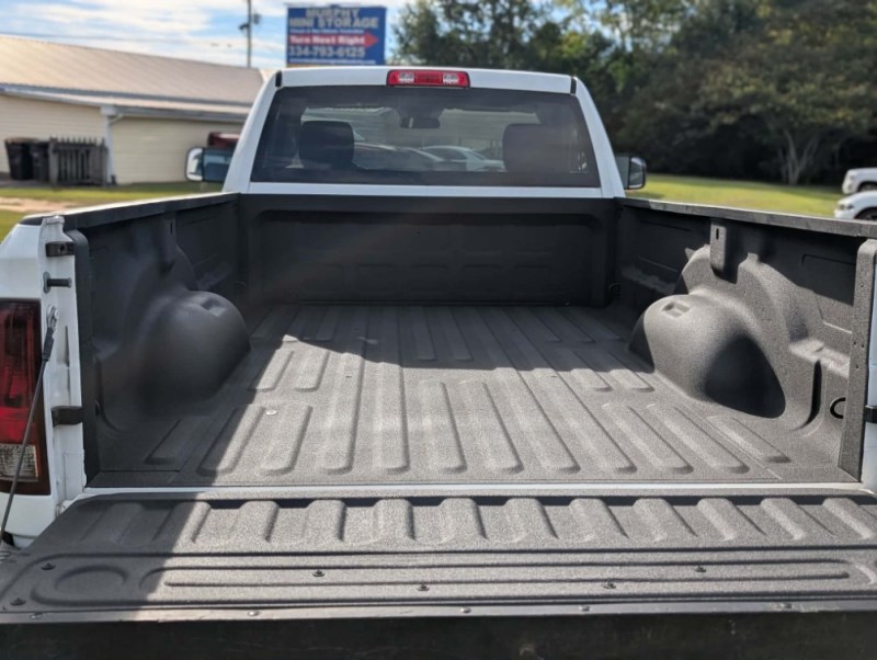 Additional photo of vehicle.