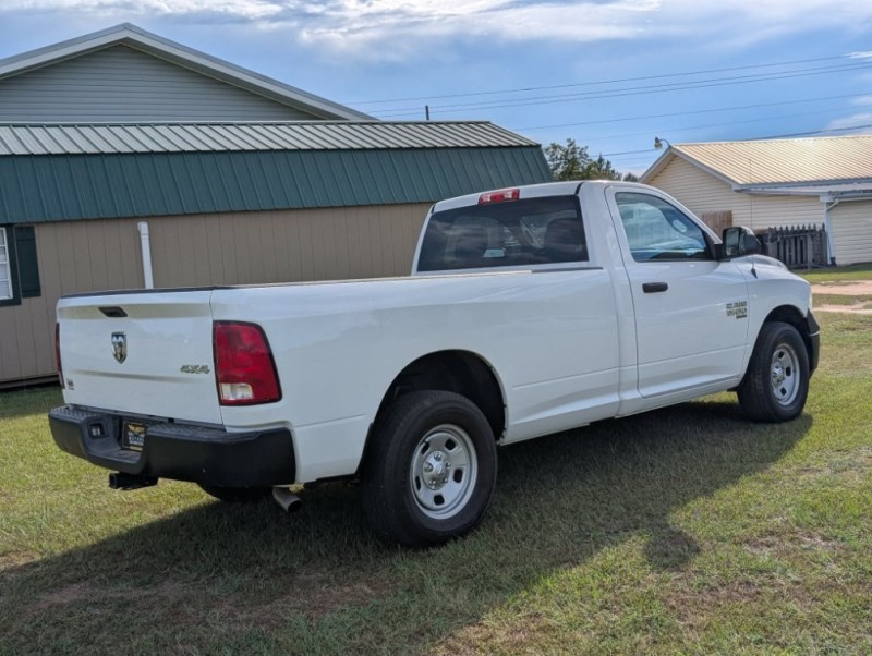 Additional photo of vehicle.