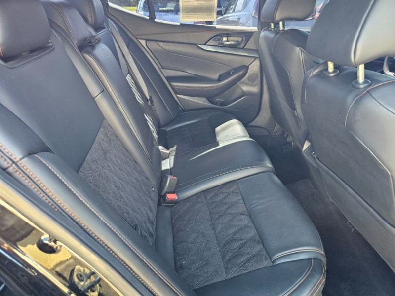 Additional photo of vehicle.
