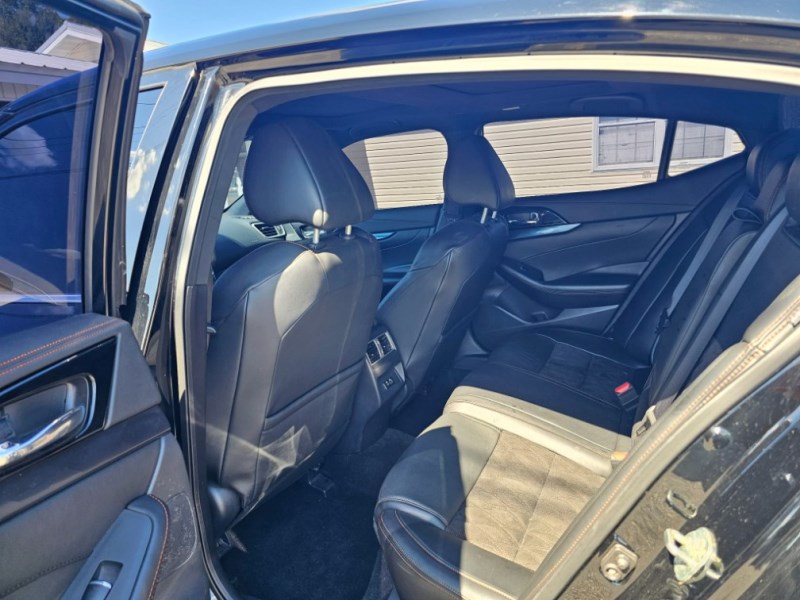 Additional photo of vehicle.