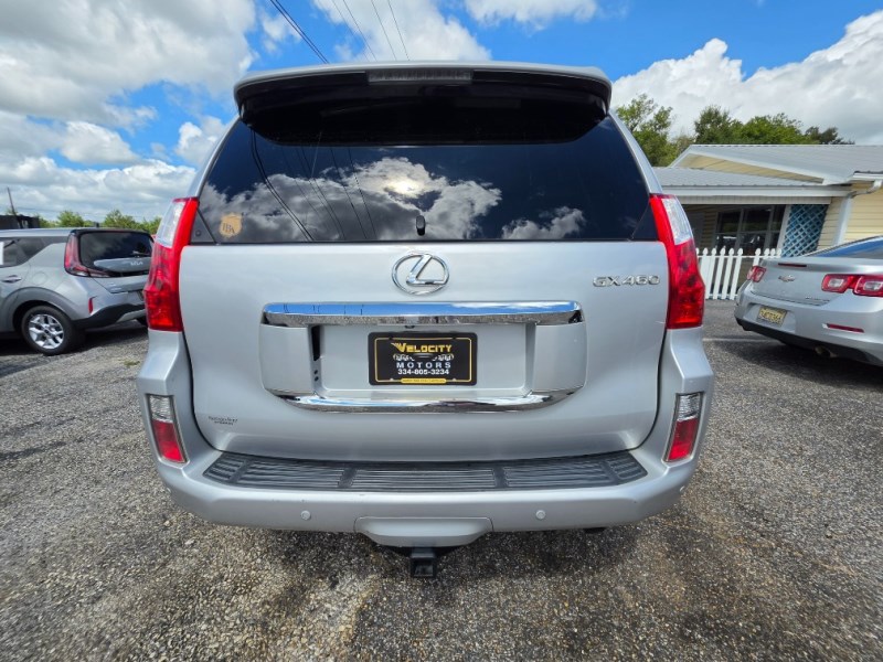 Additional photo of vehicle.