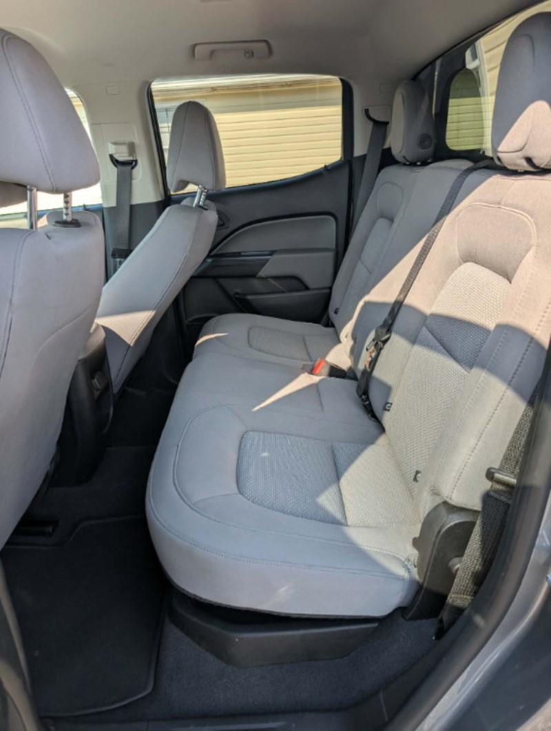 Additional photo of vehicle.