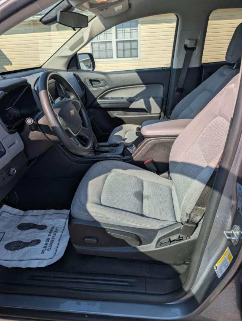Additional photo of vehicle.
