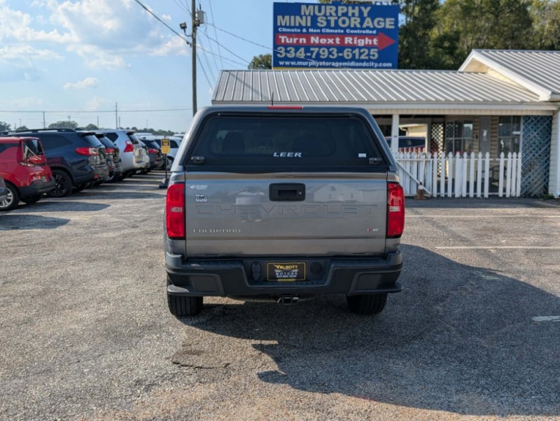 Additional photo of vehicle.