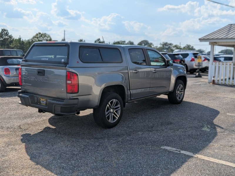 Additional photo of vehicle.