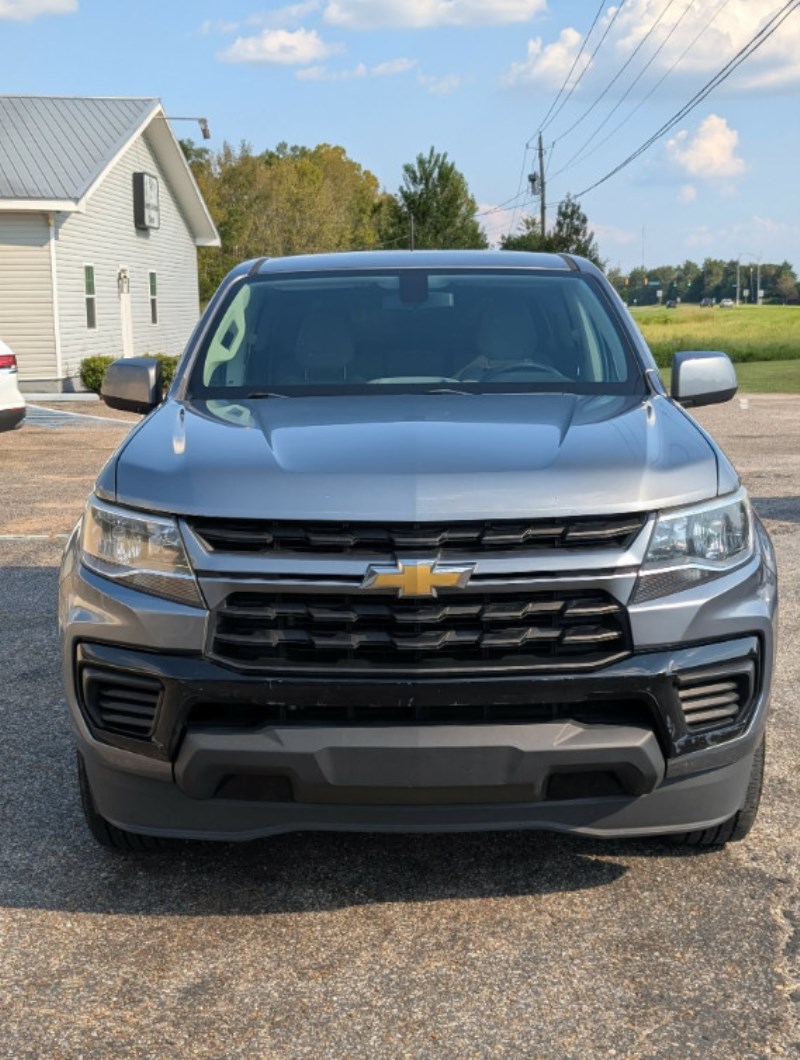 Additional photo of vehicle.