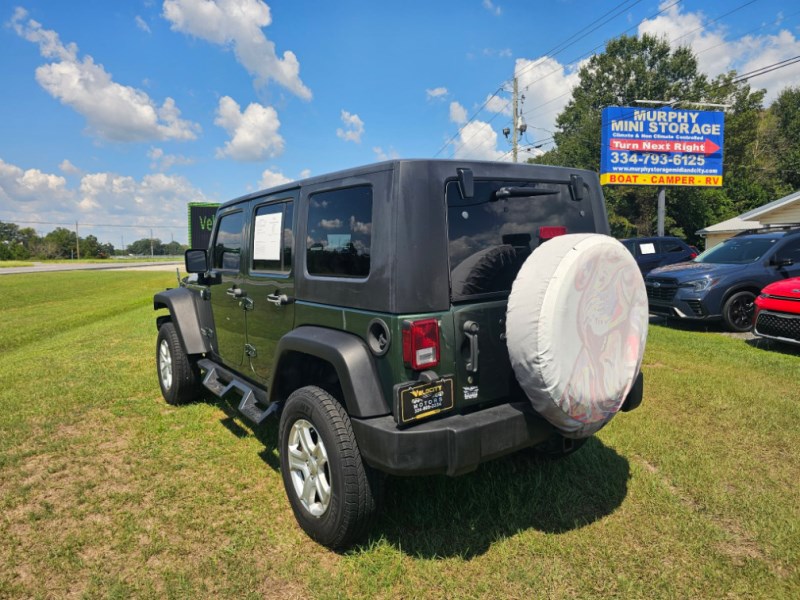 Additional photo of vehicle.