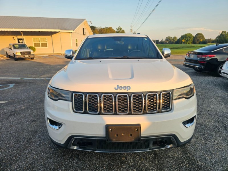 Additional photo of vehicle.