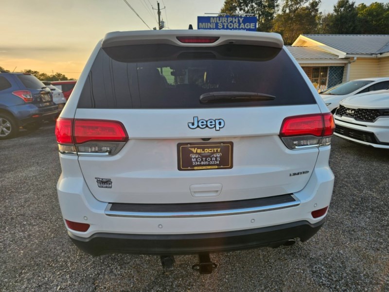 Additional photo of vehicle.