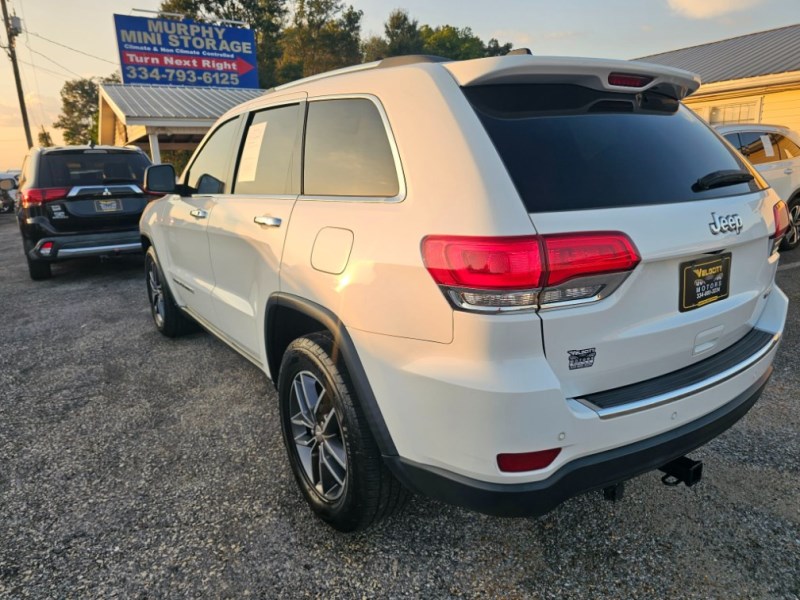 Additional photo of vehicle.