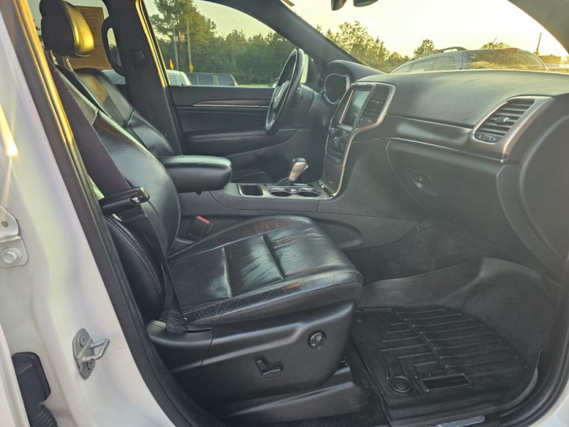 Additional photo of vehicle.