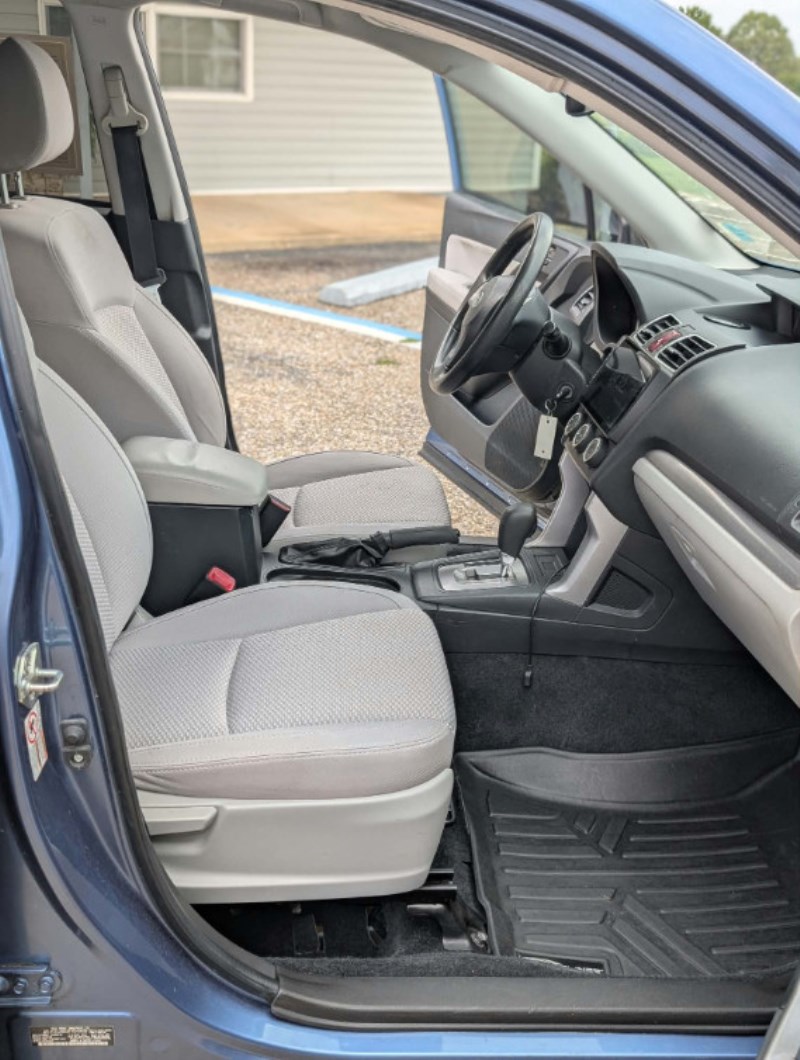 Additional photo of vehicle.