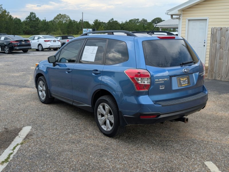Additional photo of vehicle.