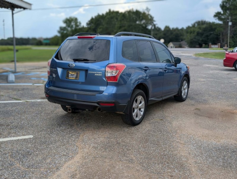 Additional photo of vehicle.