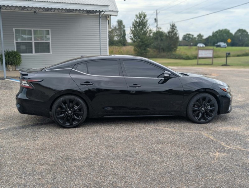 Additional photo of vehicle.