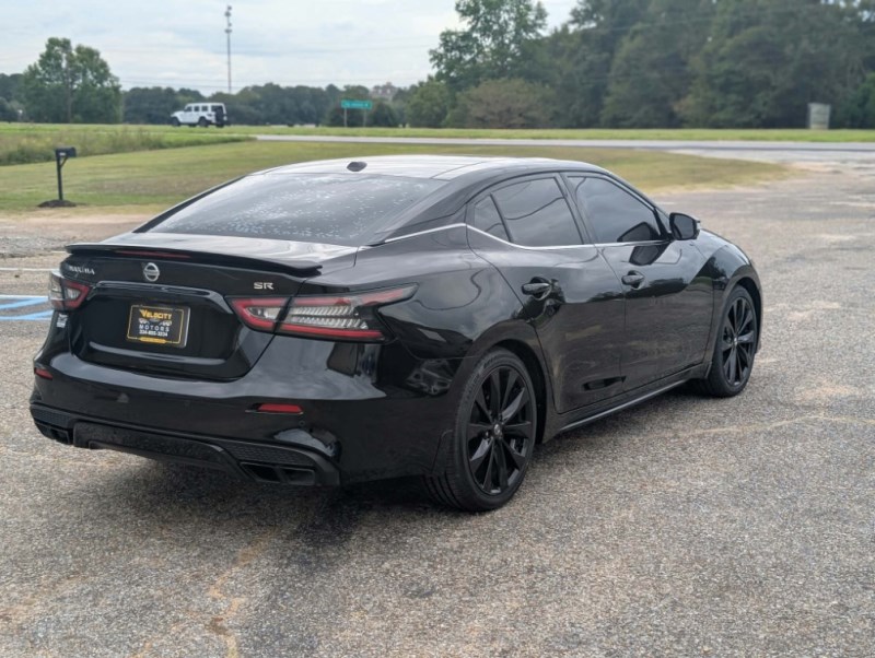 Additional photo of vehicle.