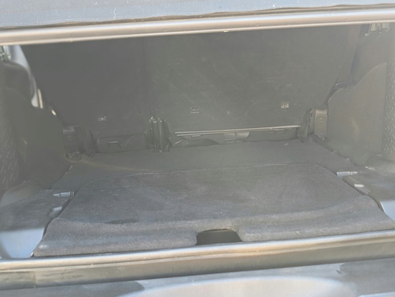Additional photo of vehicle.