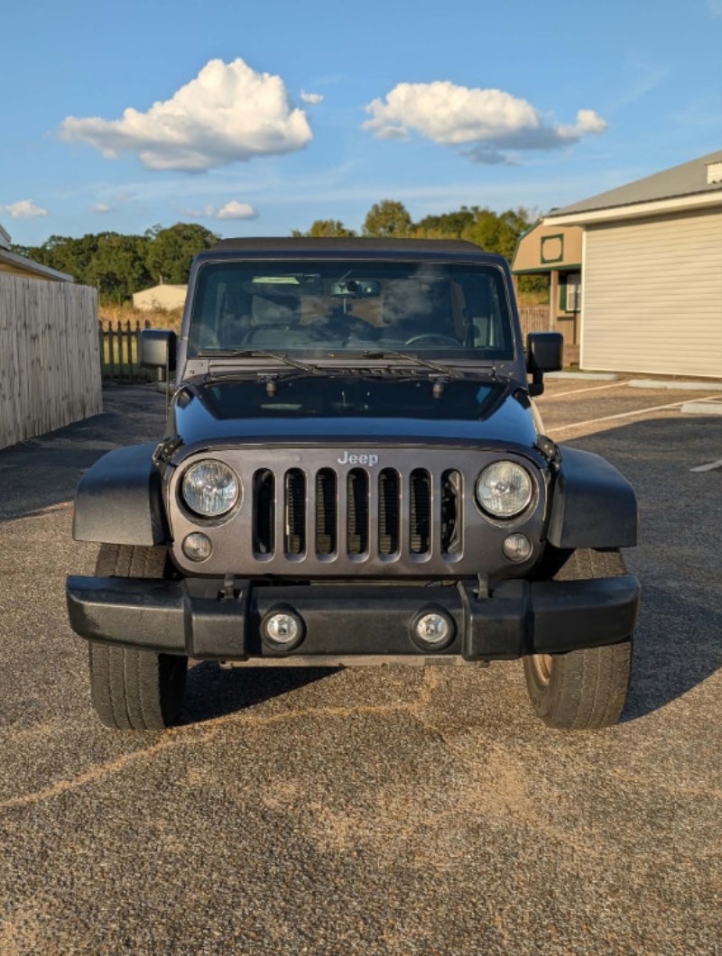 Additional photo of vehicle.