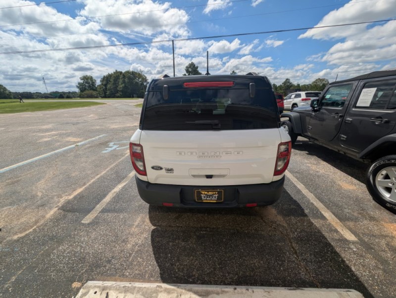 Additional photo of vehicle.