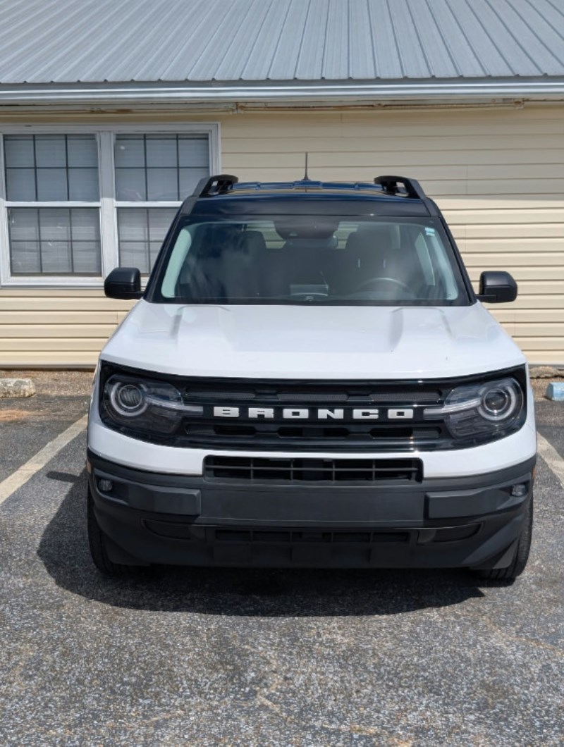 Additional photo of vehicle.