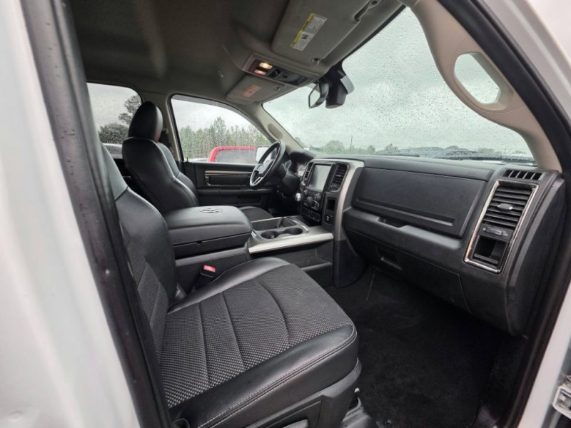Additional photo of vehicle.