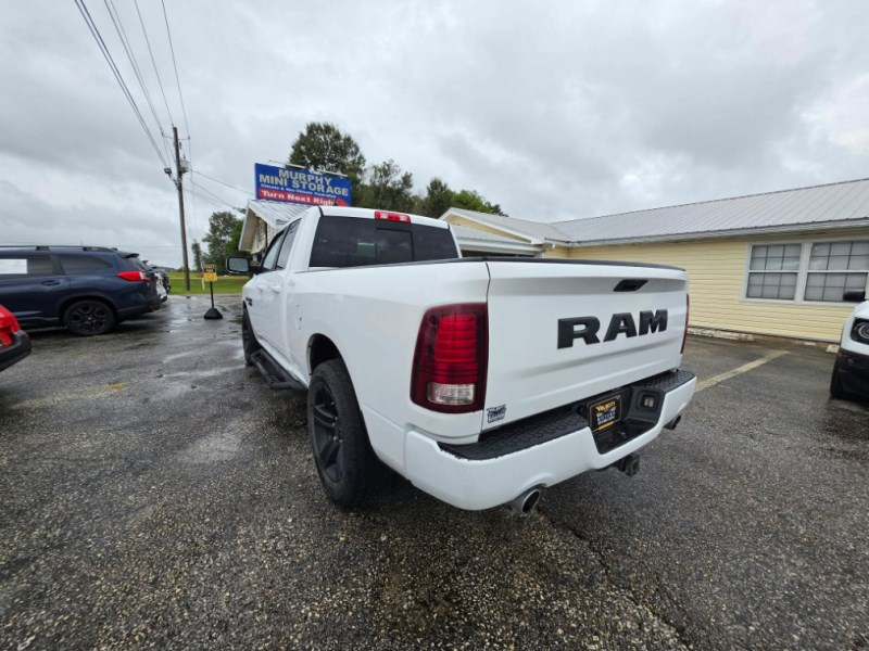 Additional photo of vehicle.