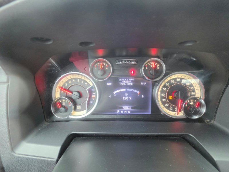 Additional photo of vehicle.