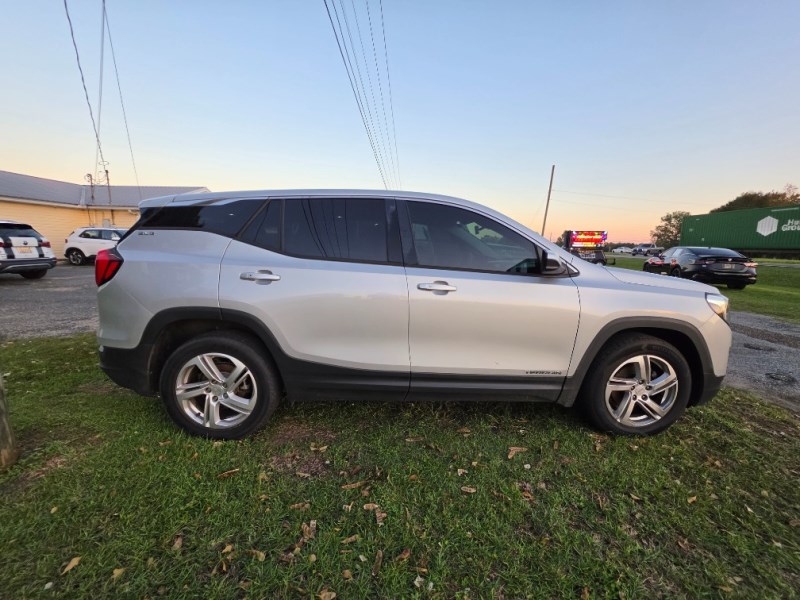 Additional photo of vehicle.