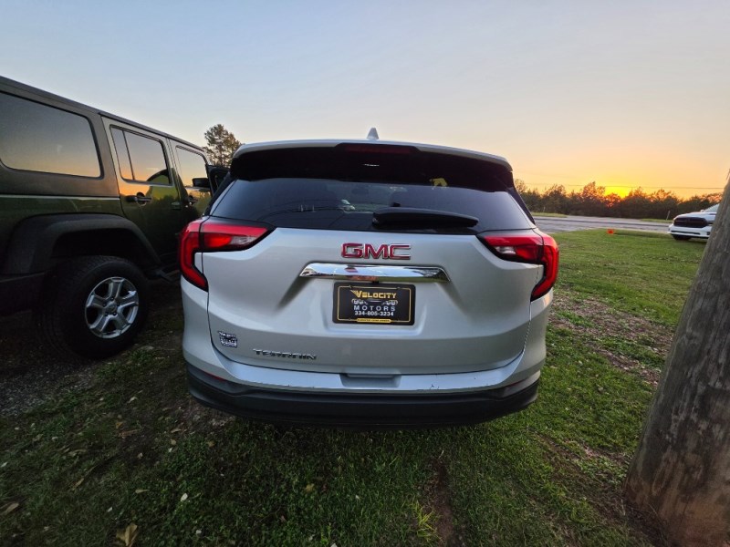 Additional photo of vehicle.