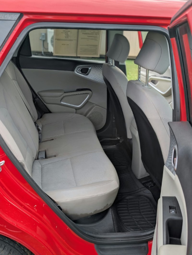 Additional photo of vehicle.