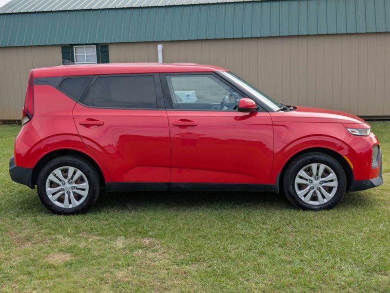 Additional photo of vehicle.