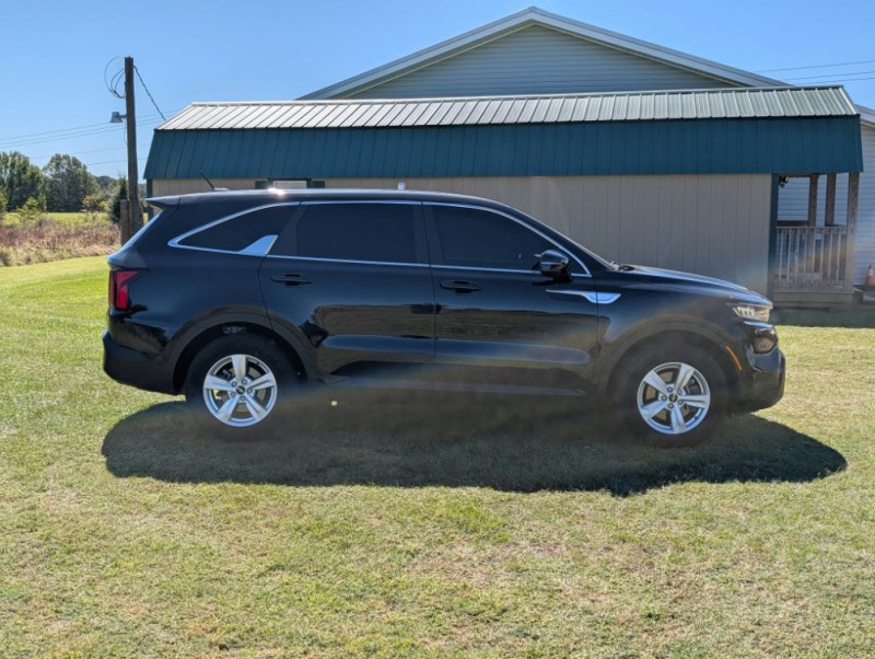 Additional photo of vehicle.