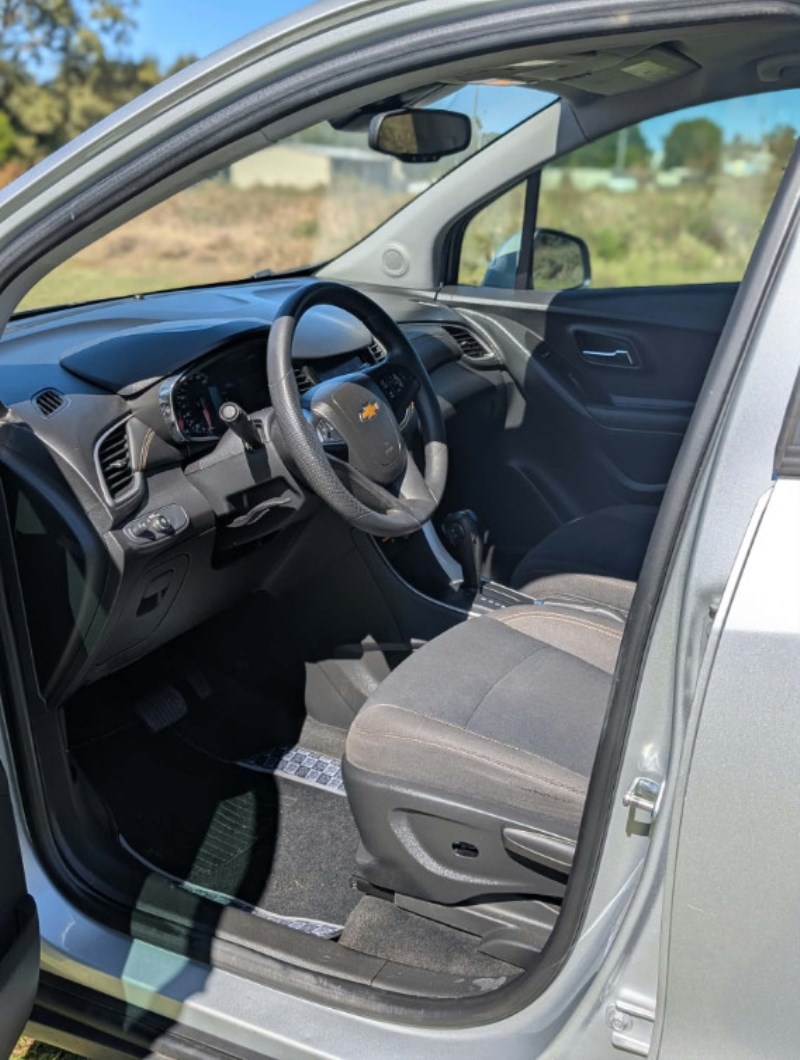 Additional photo of vehicle.