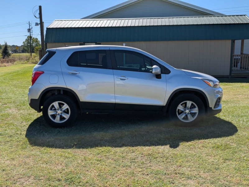 Additional photo of vehicle.
