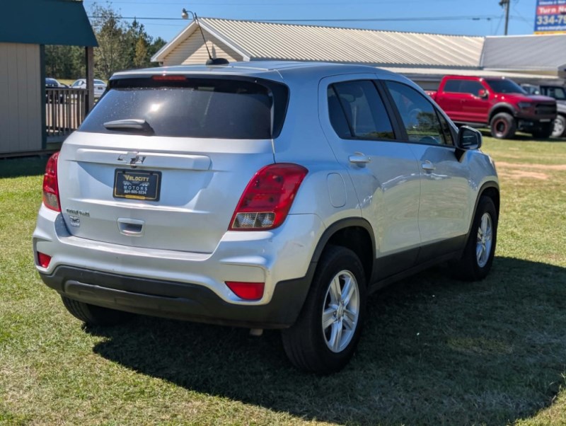 Additional photo of vehicle.
