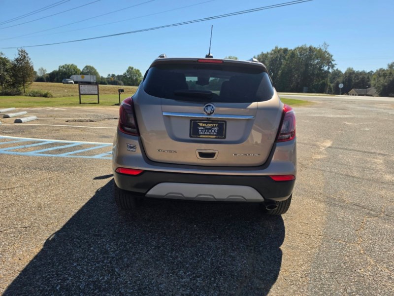 Additional photo of vehicle.