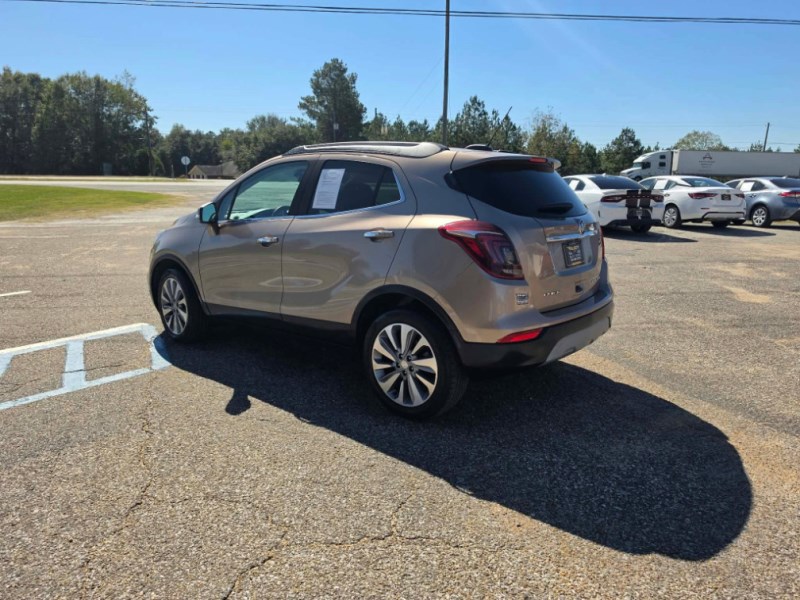 Additional photo of vehicle.