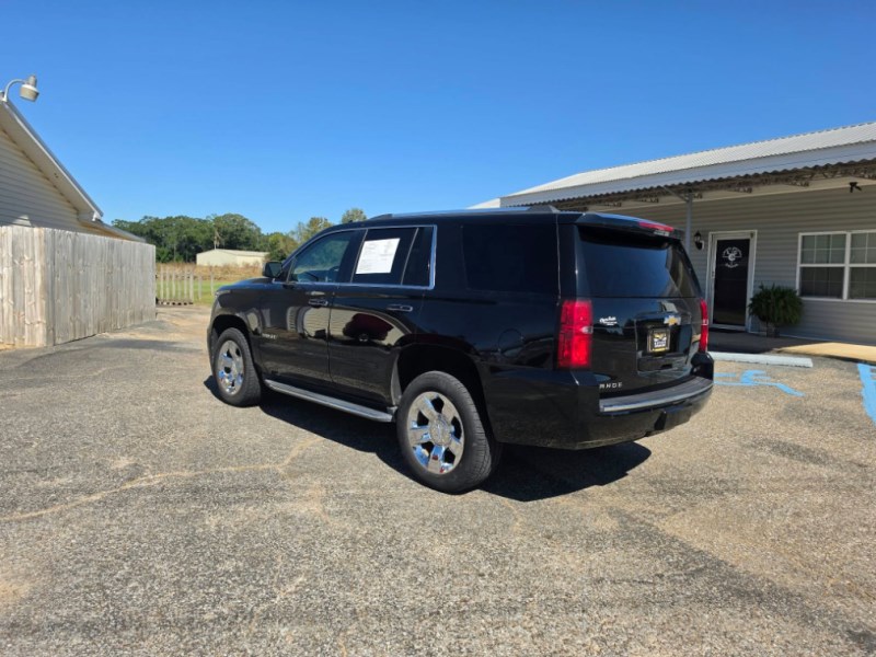Additional photo of vehicle.