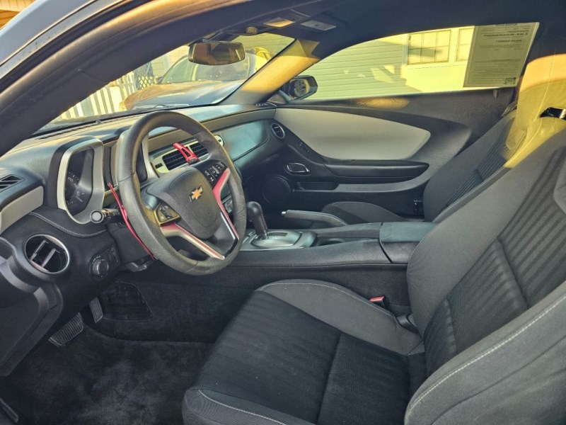Additional photo of vehicle.
