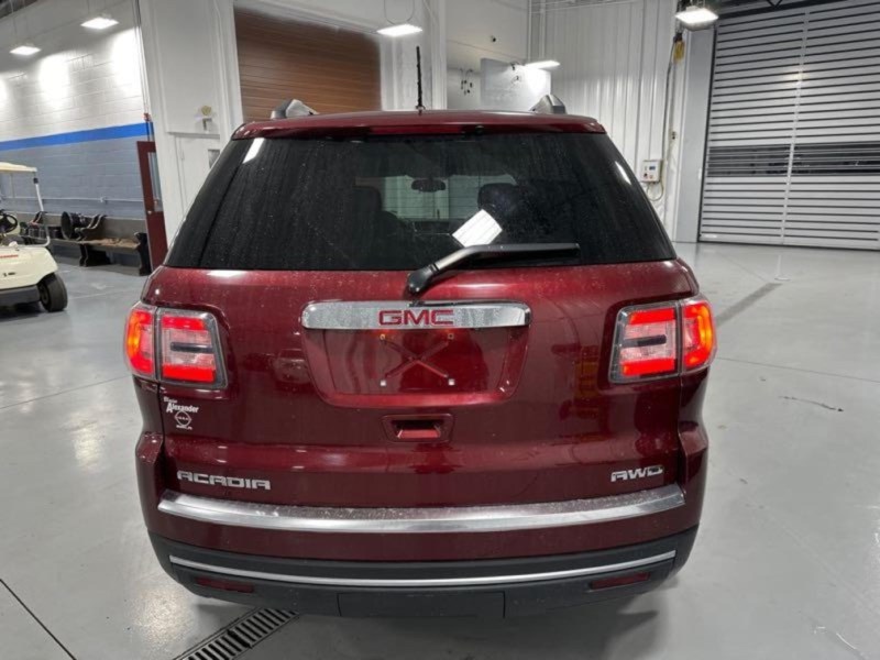 Additional photo of vehicle.