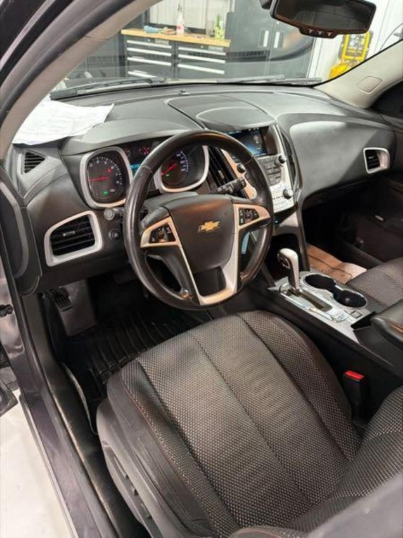 Additional photo of vehicle.